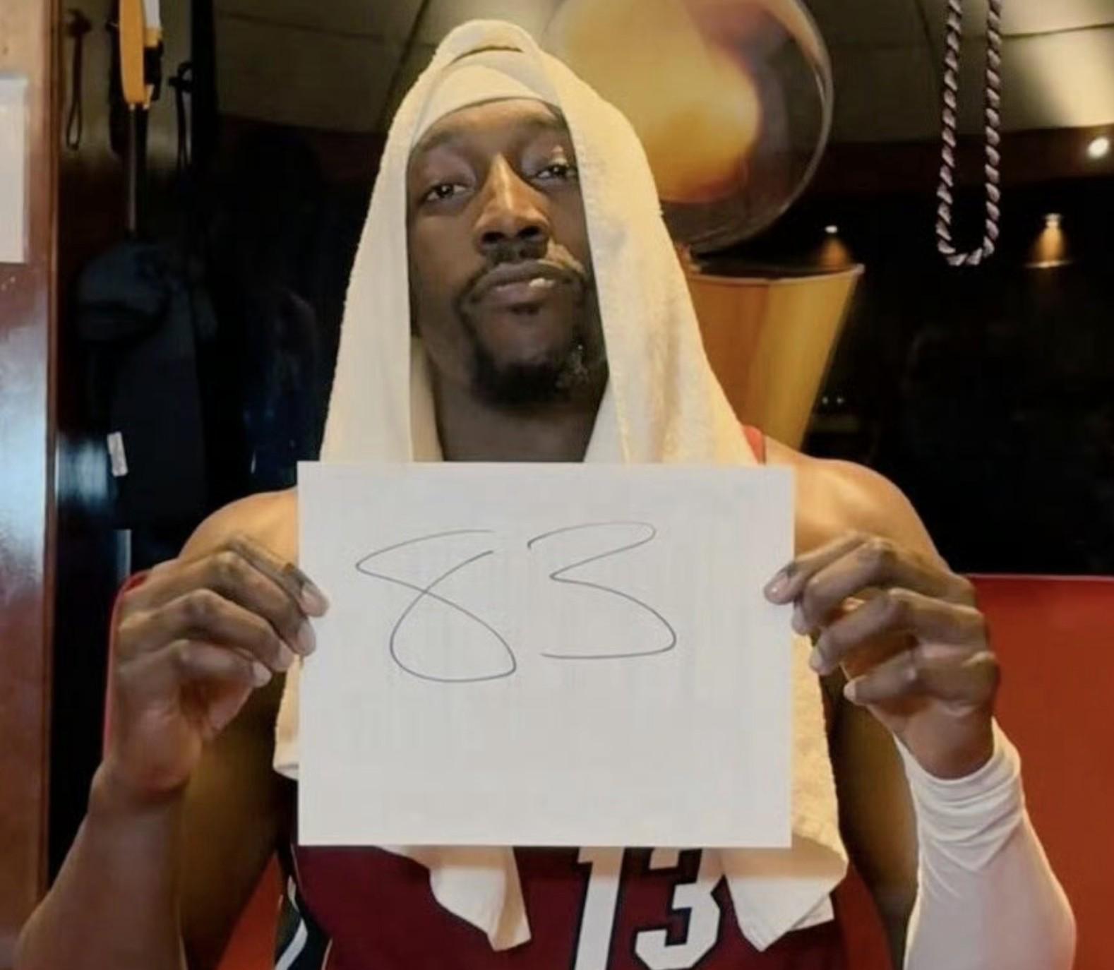 海星体育-记者：出于对科比的尊重，阿德巴约应该被换下场，而不是砍下83分